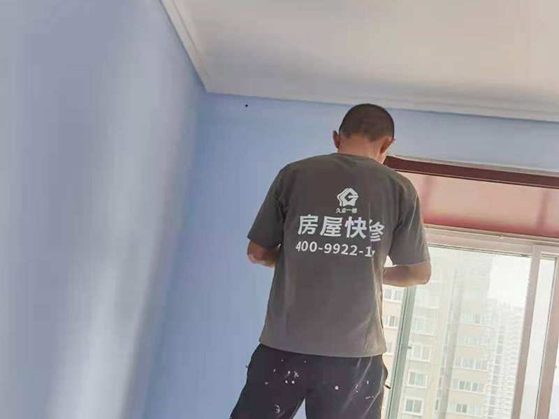 老房舊墻翻新，可以直接刷漆？沈陽(yáng)刷漆工人叮囑了這幾句，照做行